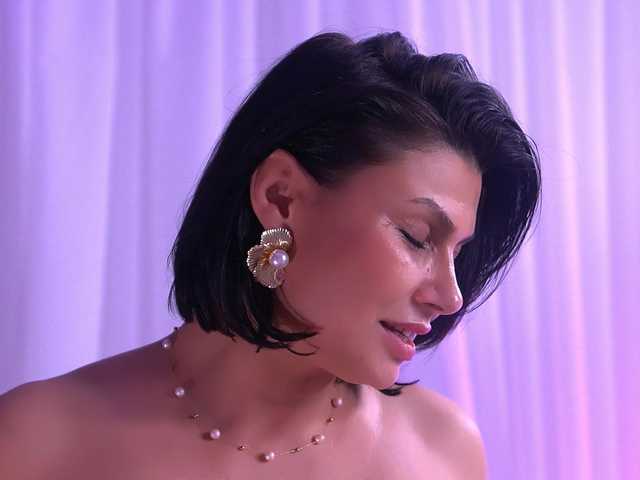 AnaisLeblanc live cam profile