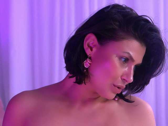 AnaisLeblanc's BongaCams show and profile