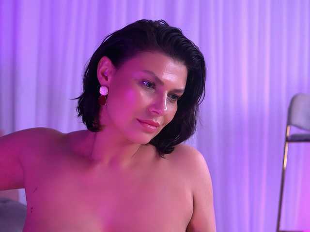 AnaisLeblanc's BongaCams show and profile