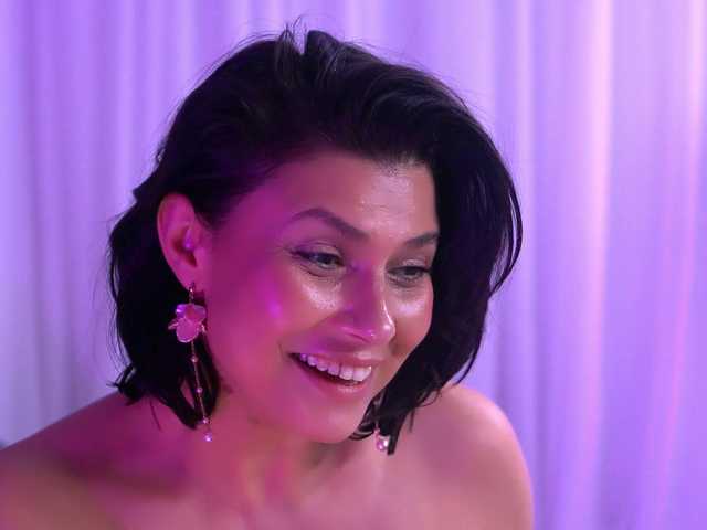 AnaisLeblanc's BongaCams show and profile