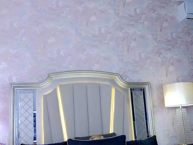 Issadorra's BongaCams show and profile