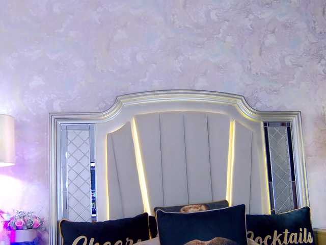 Issadorra's BongaCams show and profile