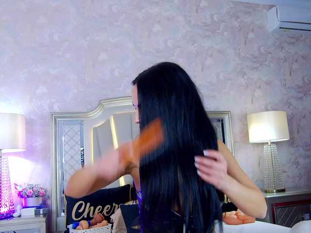 Issadorra's BongaCams show and profile