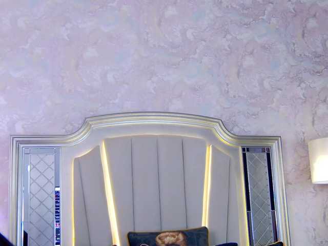 Issadorra's BongaCams show and profile