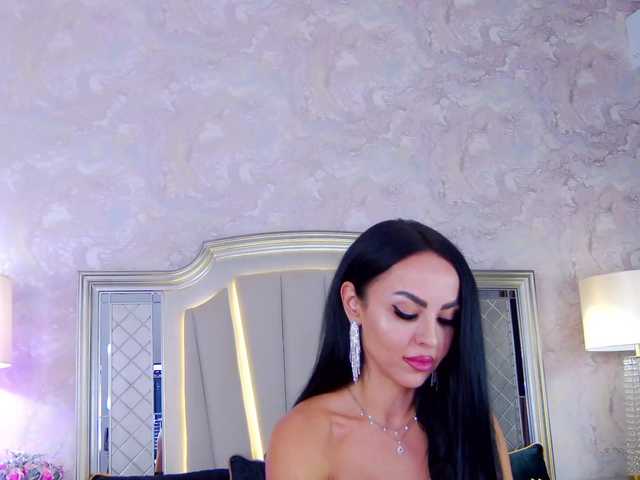 Issadorra's BongaCams show and profile