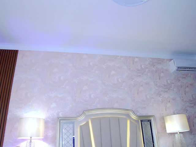 Issadorra's BongaCams show and profile