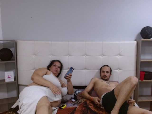  CandyandJhon chat room