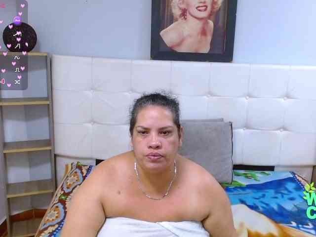 CandyandJhon webcam