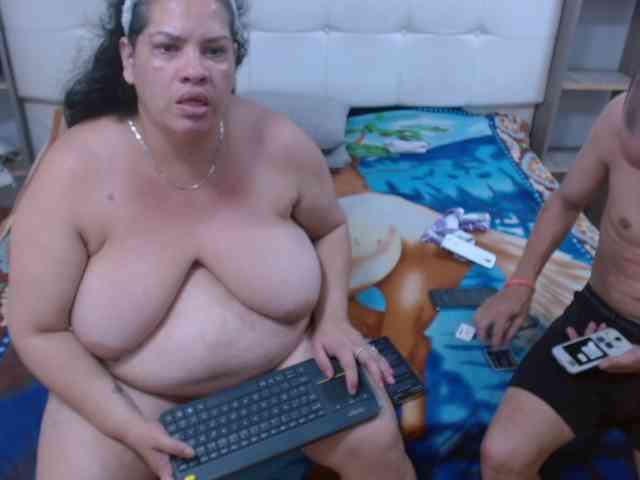CandyandJhon webcam