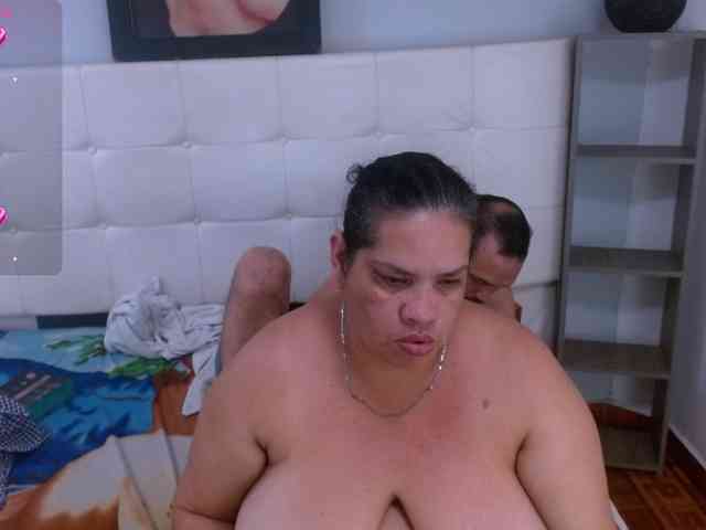 CandyandJhon webcam