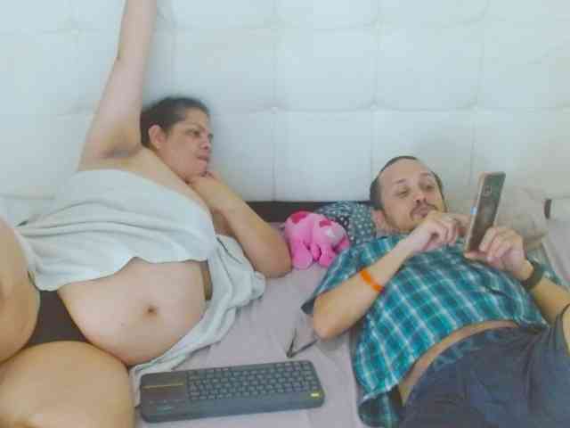 CandyandJhon webcam