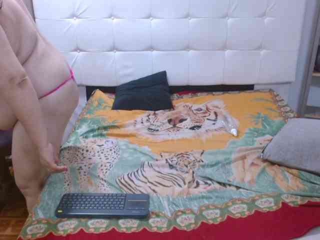 CandyandJhon webcam