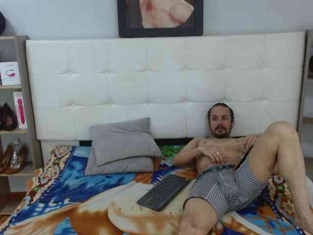 CandyandJhon webcam