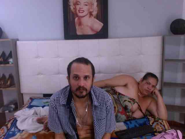 CandyandJhon webcam