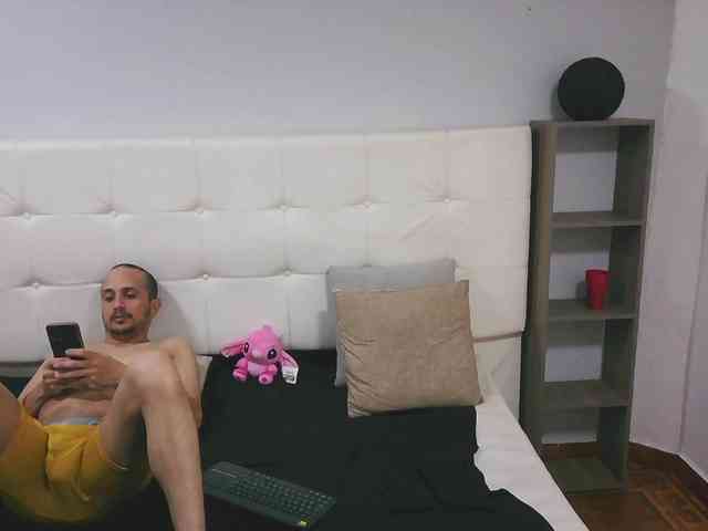 CandyandJhon webcam