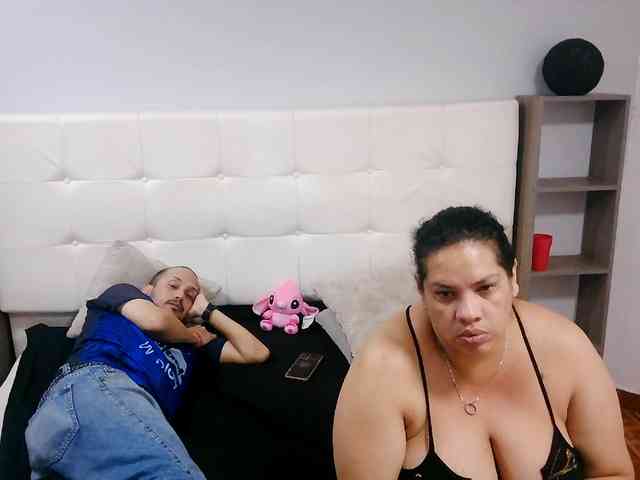 CandyandJhon webcam