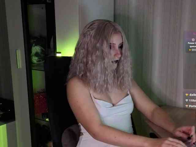 VelvetSirenX webcam
