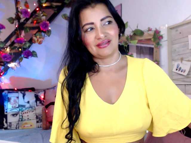 lunasky83's BongaCams show and profile