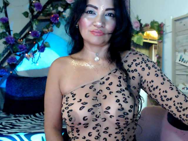 lunasky83's BongaCams show and profile