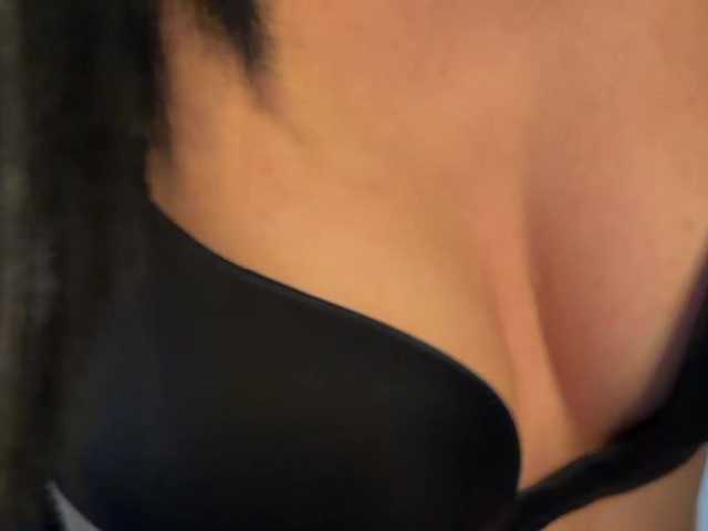 chicanogirl's BongaCams show and profile