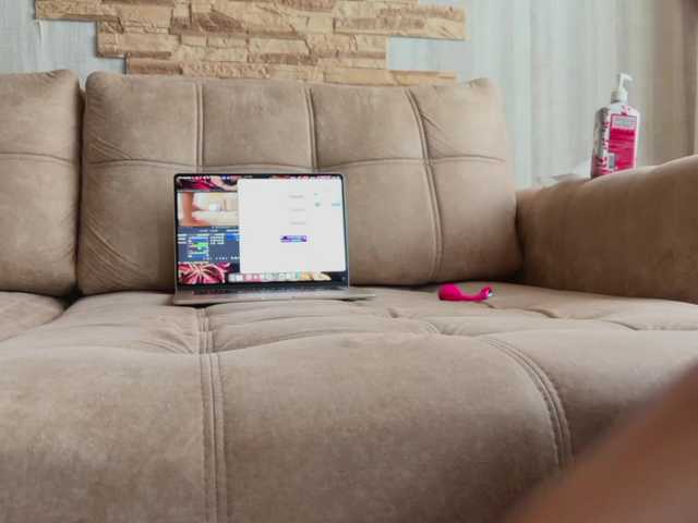 chicanogirl's BongaCams show and profile