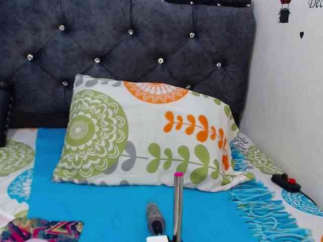 Lunaxx21 Live Webcam on BongaCams