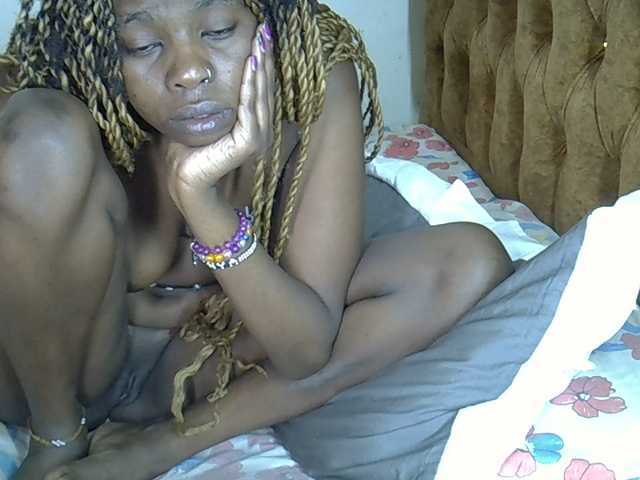 annabella3's BongaCams show and profile