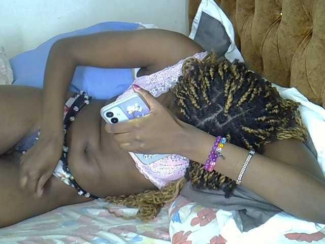 annabella3's BongaCams show and profile