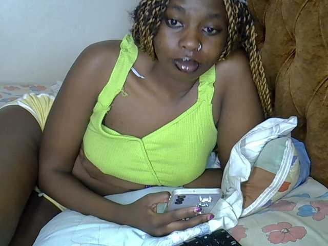 annabella3's BongaCams show and profile