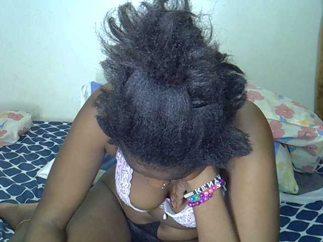 annabella3's BongaCams show and profile