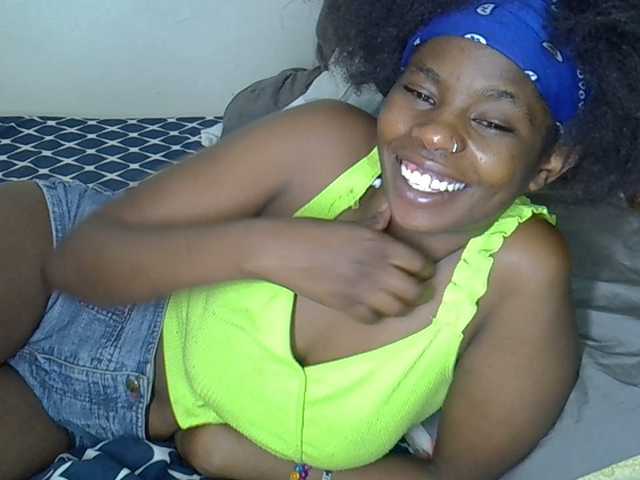 annabella3's BongaCams show and profile