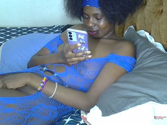 annabella3's BongaCams show and profile