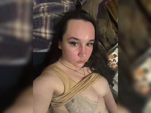 SaliiOnli's BongaCams show and profile