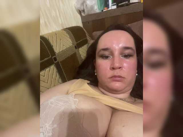 SaliiOnli's BongaCams show and profile