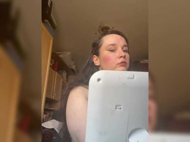 SaliiOnli's BongaCams show and profile