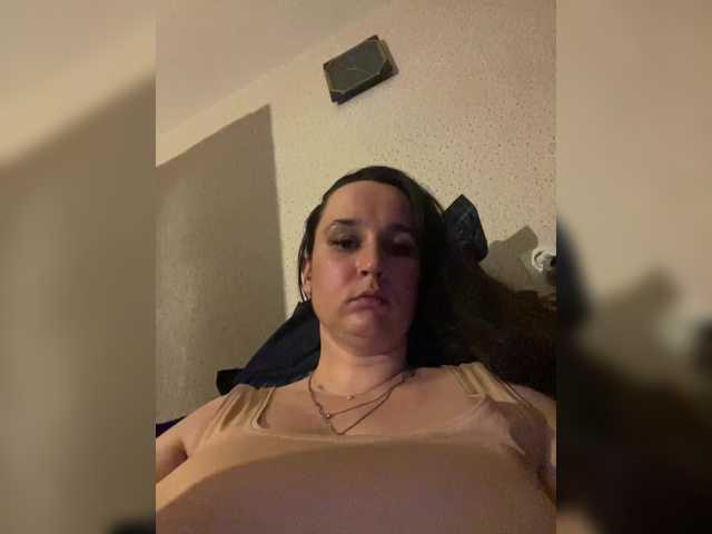 SaliiOnli's BongaCams show and profile