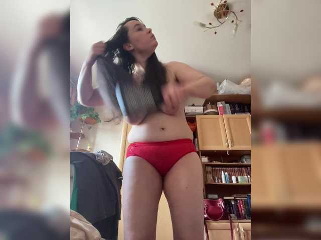 SaliiOnli's BongaCams show and profile