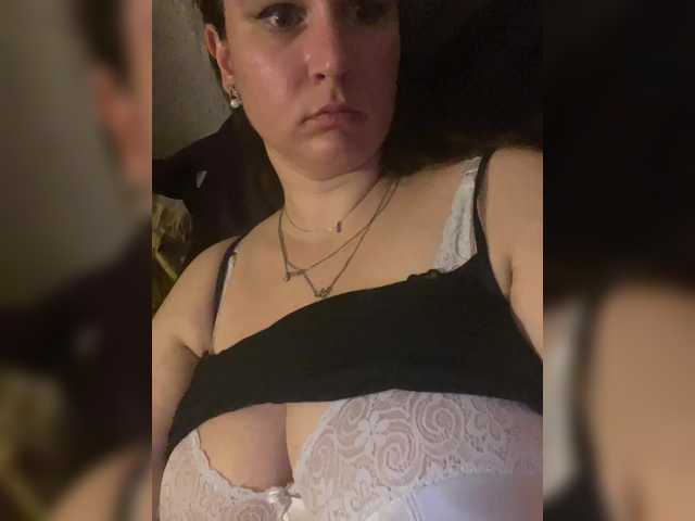 SaliiOnli's BongaCams show and profile