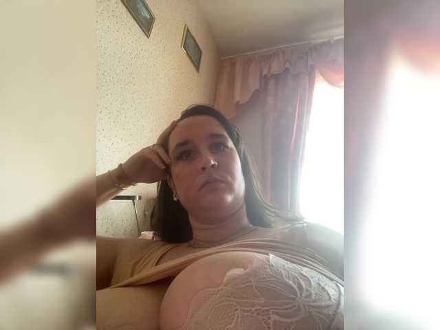 SaliiOnli's BongaCams show and profile