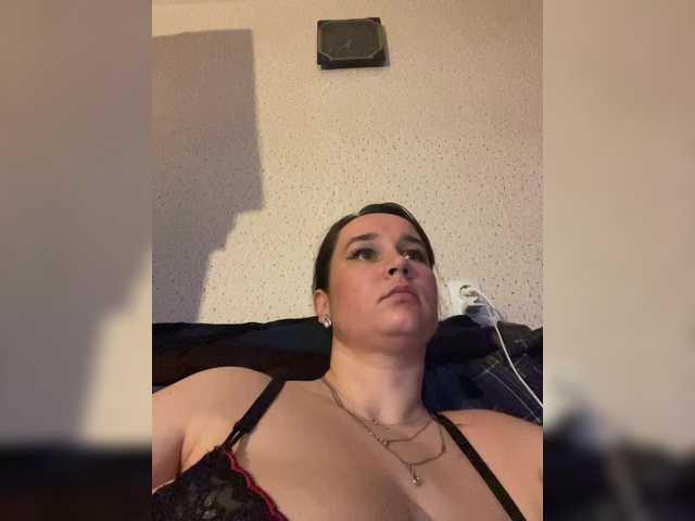 SaliiOnli's BongaCams show and profile
