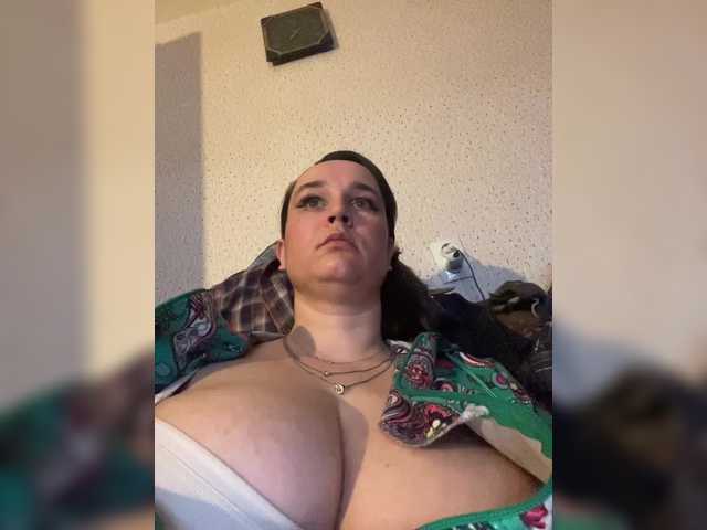 SaliiOnli's BongaCams show and profile