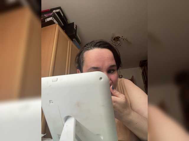 SaliiOnli's BongaCams show and profile