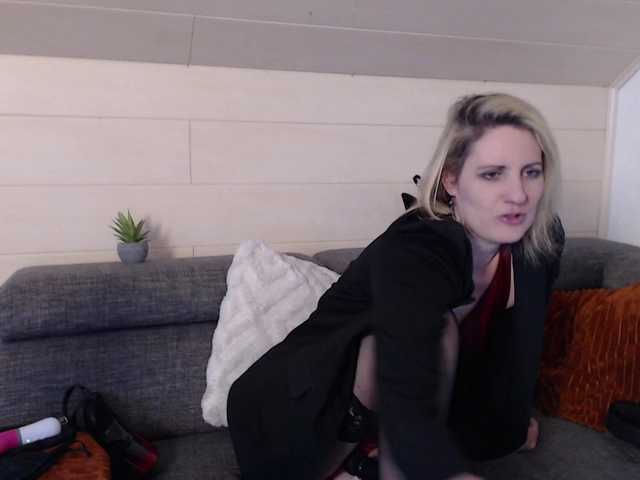 NoraNoxx's BongaCams show and profile