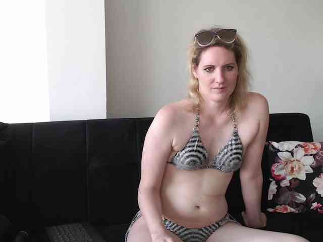 NoraNoxx webcam