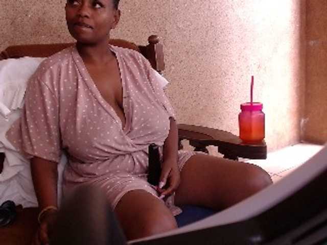 EbonyBoobz's BongaCams show and profile