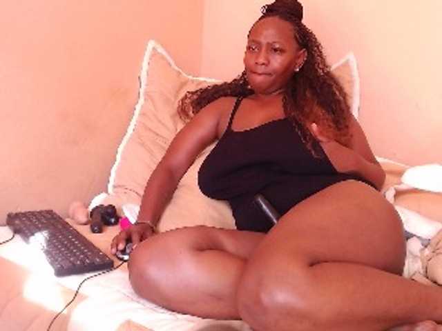 EbonyBoobz's BongaCams show and profile