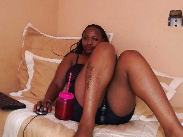 EbonyBoobz's BongaCams show and profile