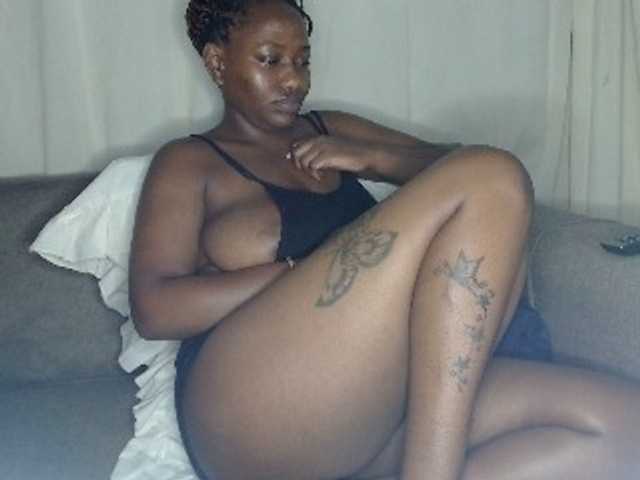 EbonyBoobz — please tip n spin the wheel guys ..no free shows in my room