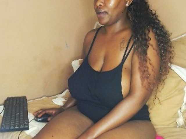EbonyBoobz's BongaCams show and profile