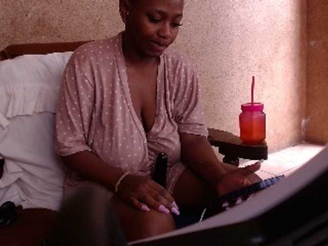 EbonyBoobz's BongaCams show and profile